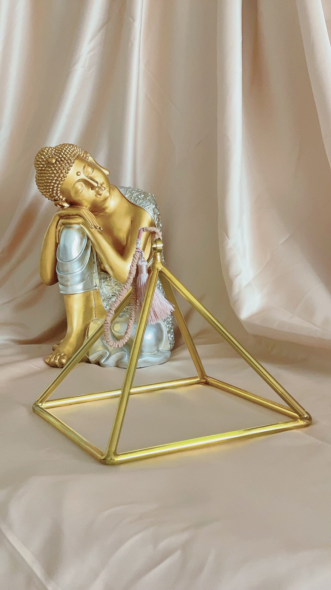 GOLDEN TEMPLE SINGING PYRAMID