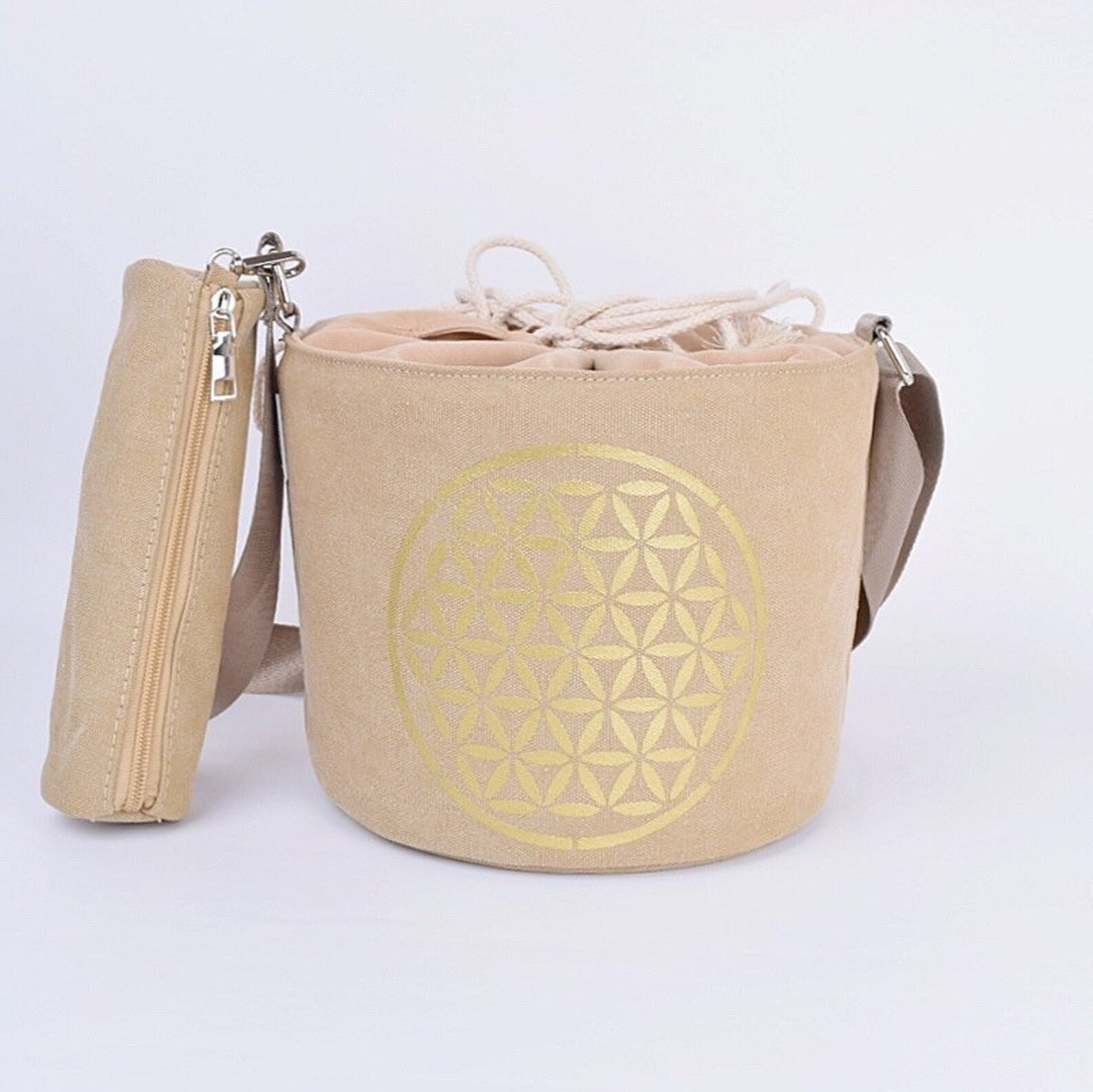 Beautyful Golden Carrying Case
